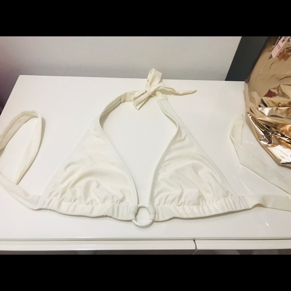 👙 White halter bathing suit top. Bundle promo: send offer - 5 items for $35 🌸 - Picture 2 of 3